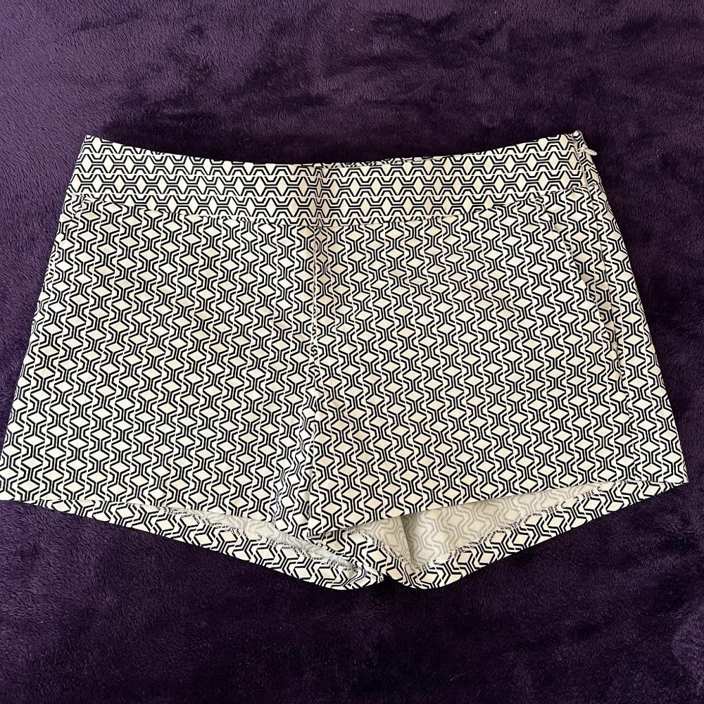 Express Geometric Pattern Shorts Size 2 - image 1